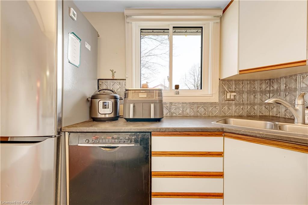 72 St Jerome Crescent