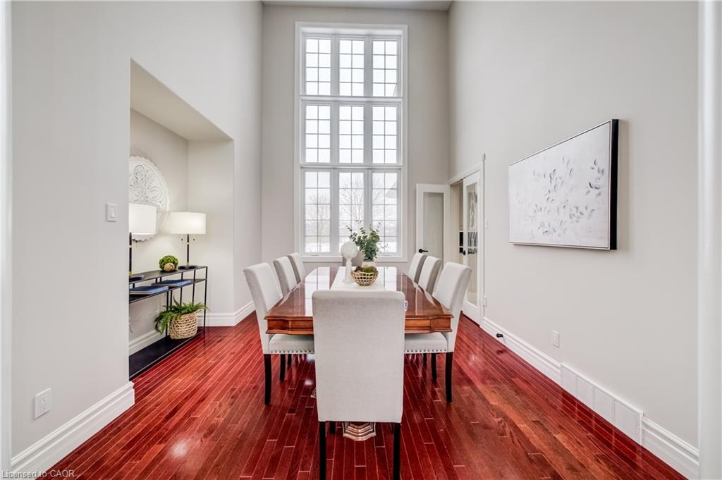 38 Deer Ridge Crescent