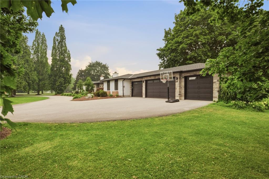 8 Squire Court