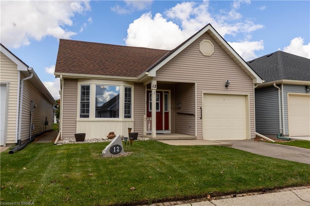 12 Hawkins Crescent
