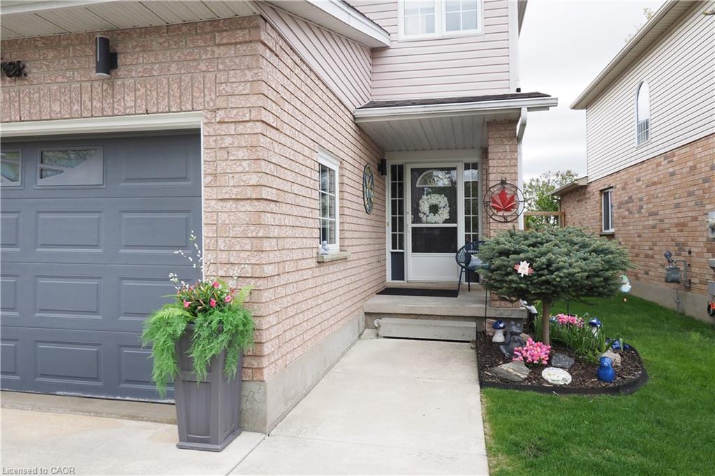 70 Queen Charlotte Crescent