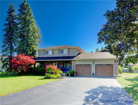 2 Deerfield Avenue Petersburg ON N0B 2H0