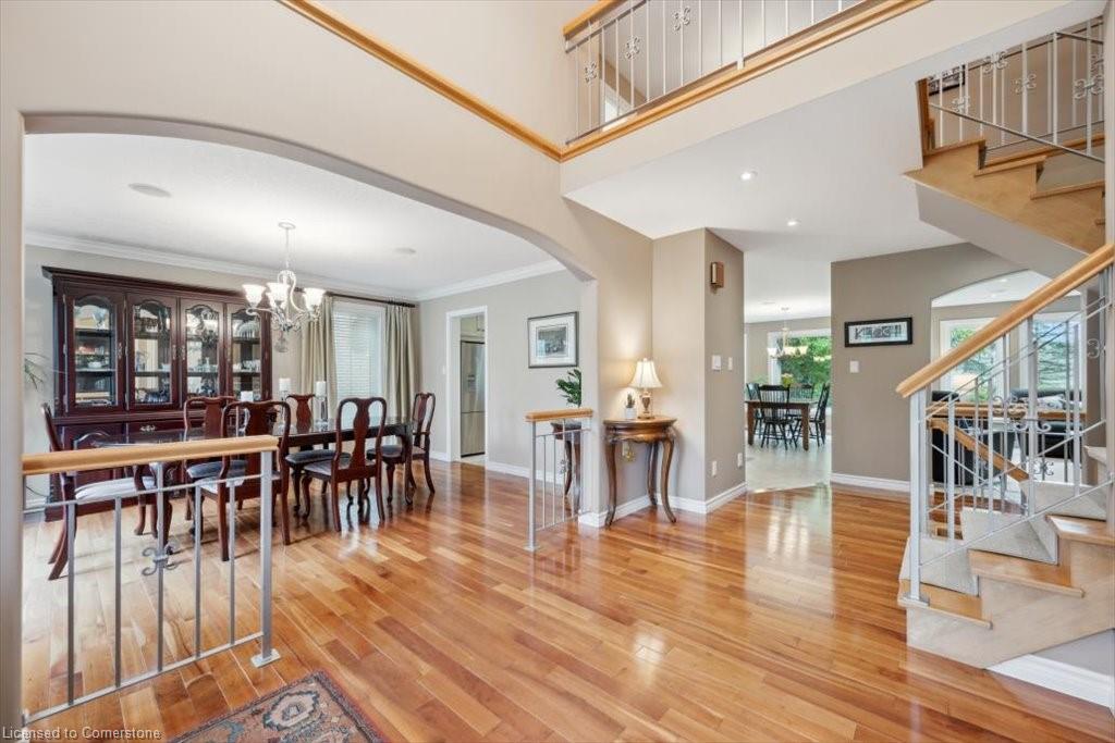 572 Falconridge Crescent