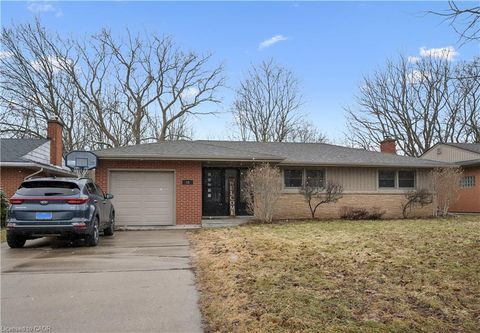 16 Stephen Street Cambridge ON N1S 3R8