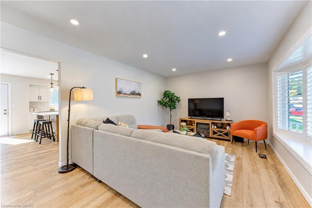 23 Jacob Street W