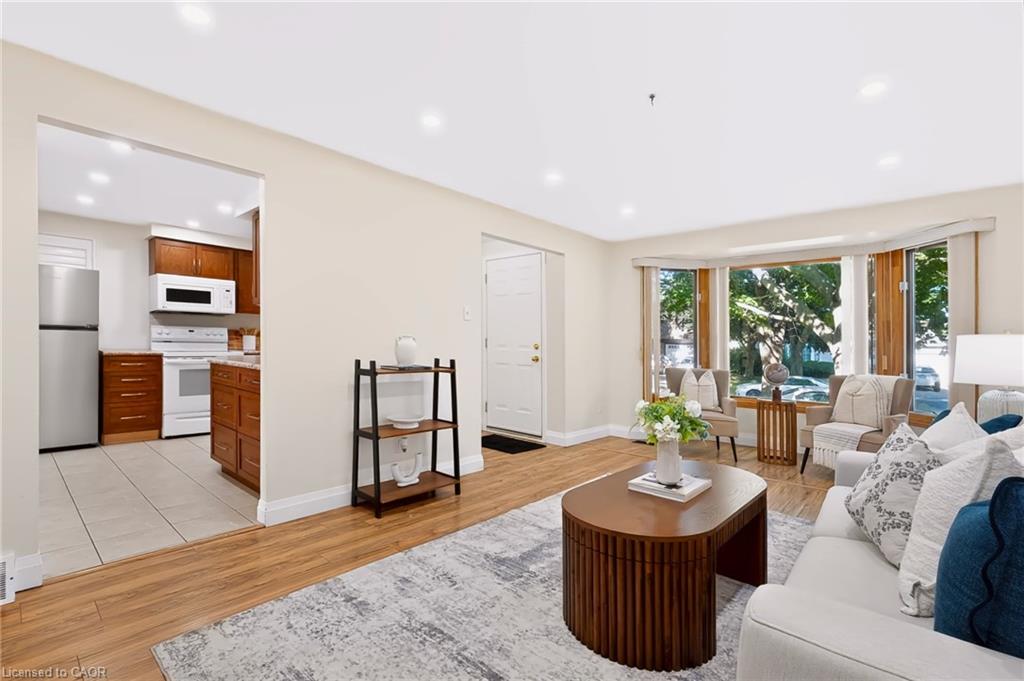 95 Underhill Crescent