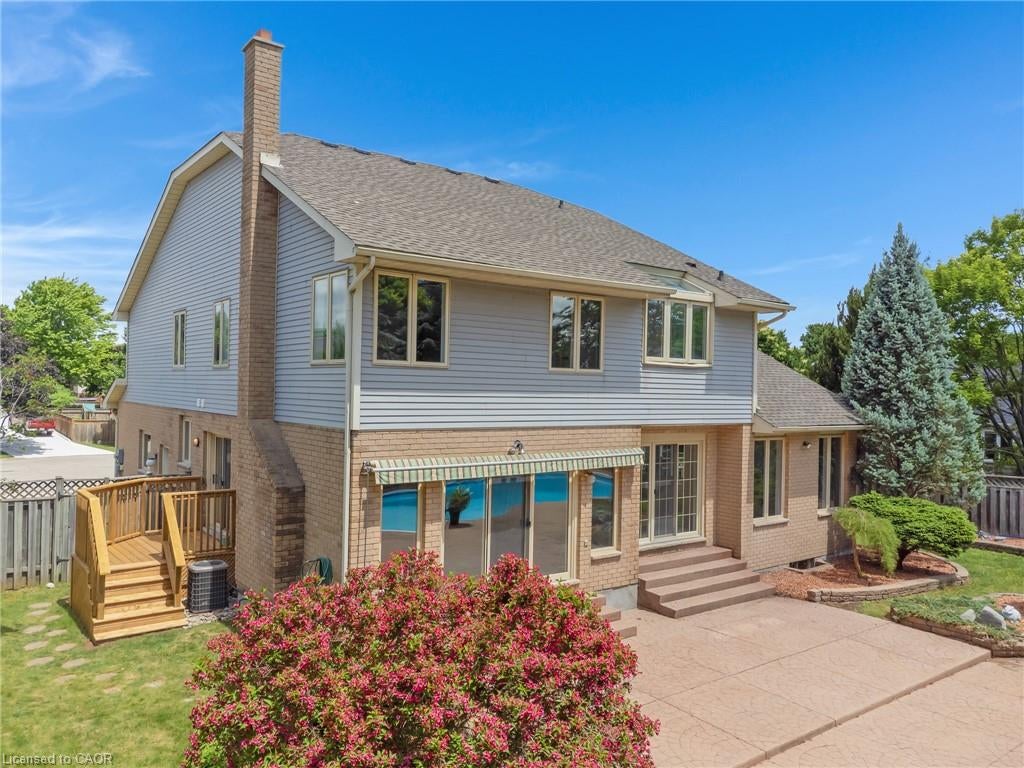8 Charlton Place