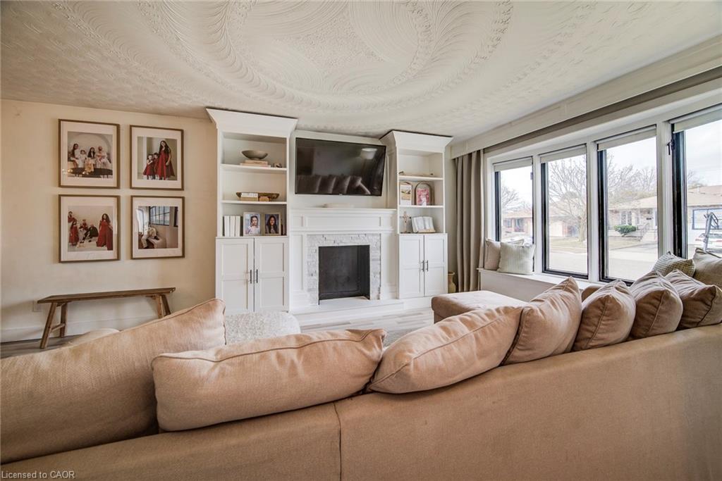 43 Southview Crescent