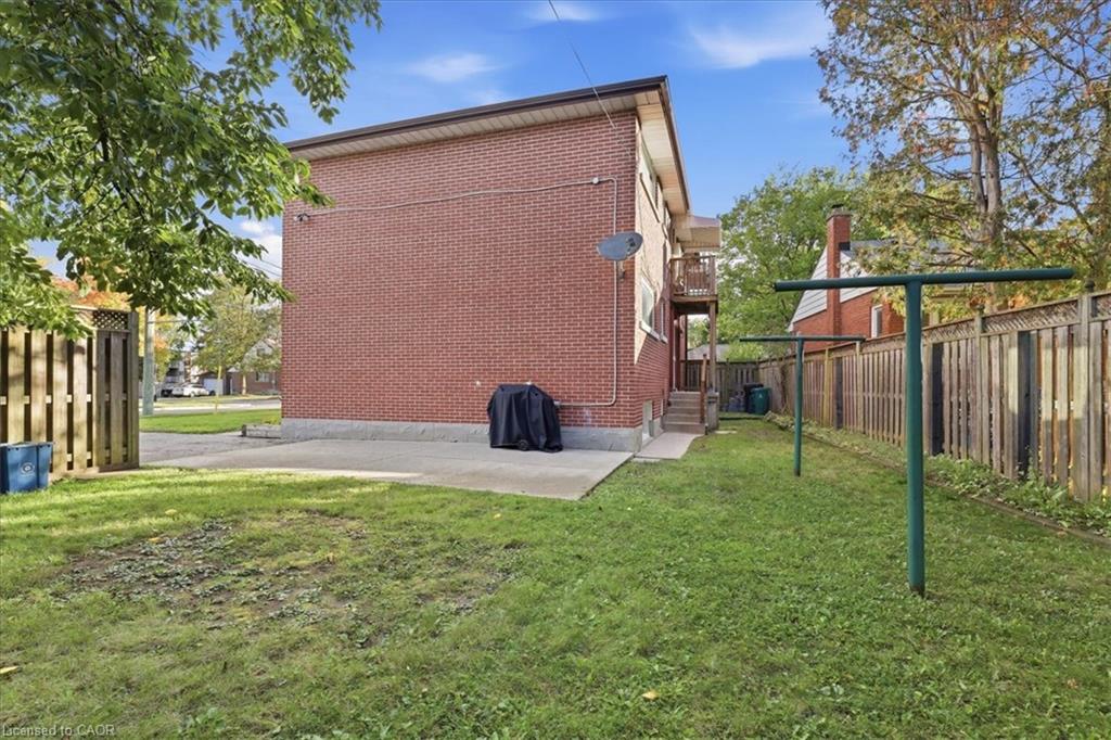 115 Roxborough Avenue