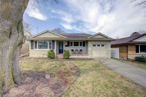 204 Rodney Street Waterloo ON N2J 1G5