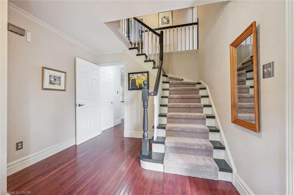 21 Tinatawa Court