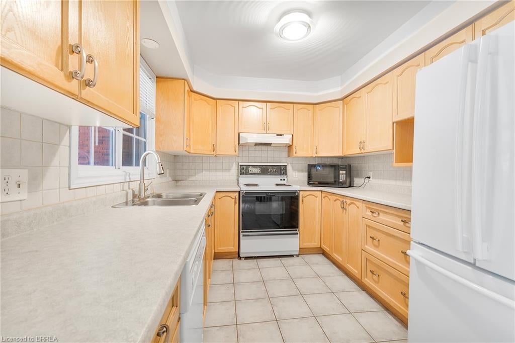 570 West Street 2