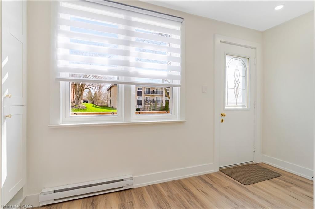 844 Stirling Avenue S