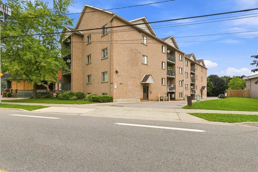 1522 King Street E 403