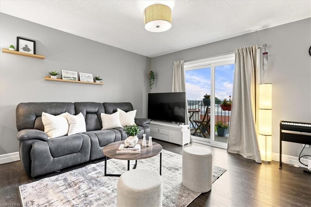 1522 King Street E 403