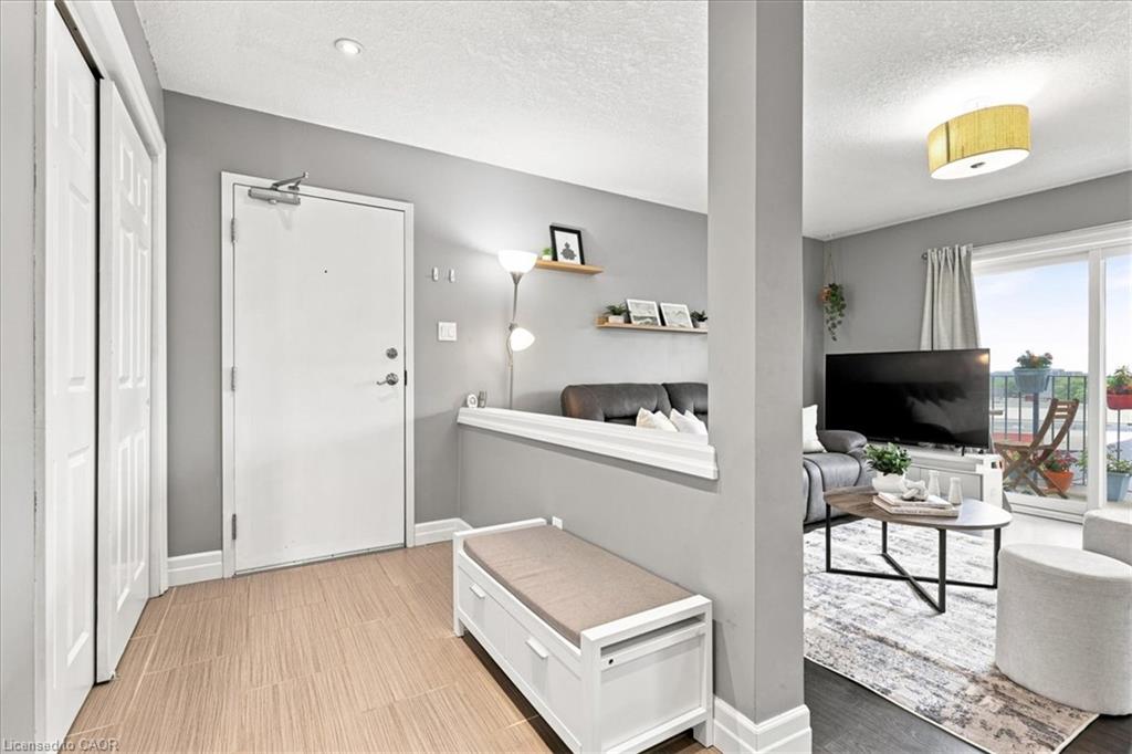 1522 King Street E 403