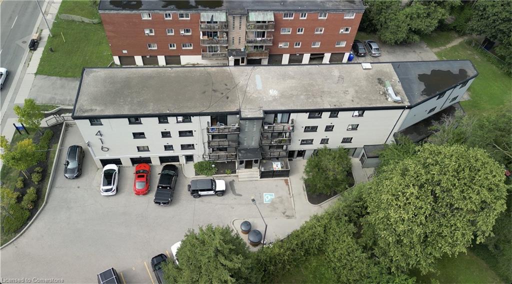 416 Lancaster Street W