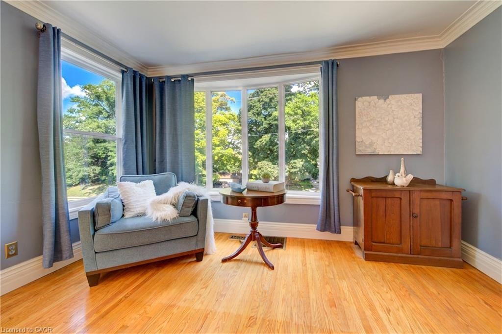 24 Forest Road