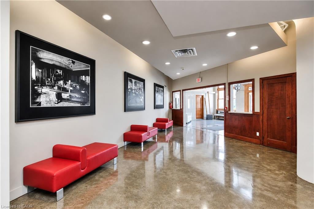 404 King Street W 405