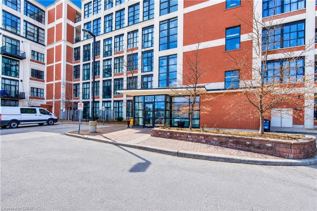 404 King Street W 405
