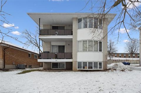 24 Austin Drive Waterloo ON N2L 3Y1