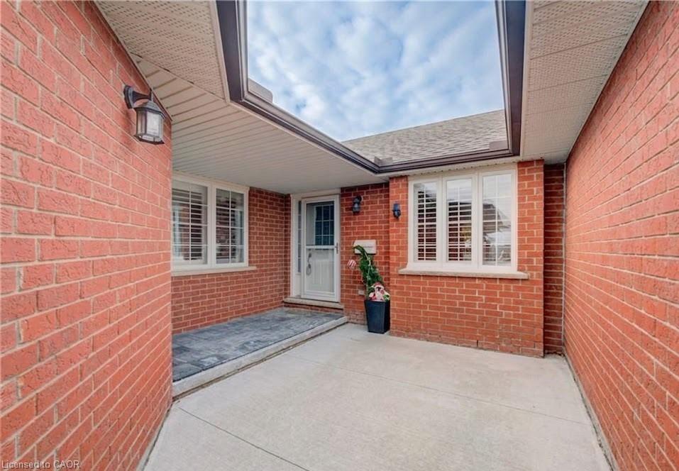 10 Isherwood Avenue 18