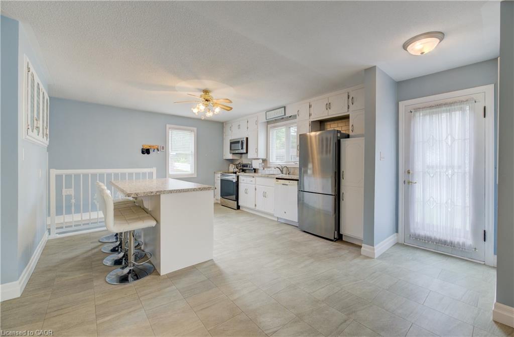 254 Wellington Street W