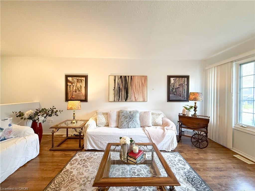 33A Lingwood Drive
