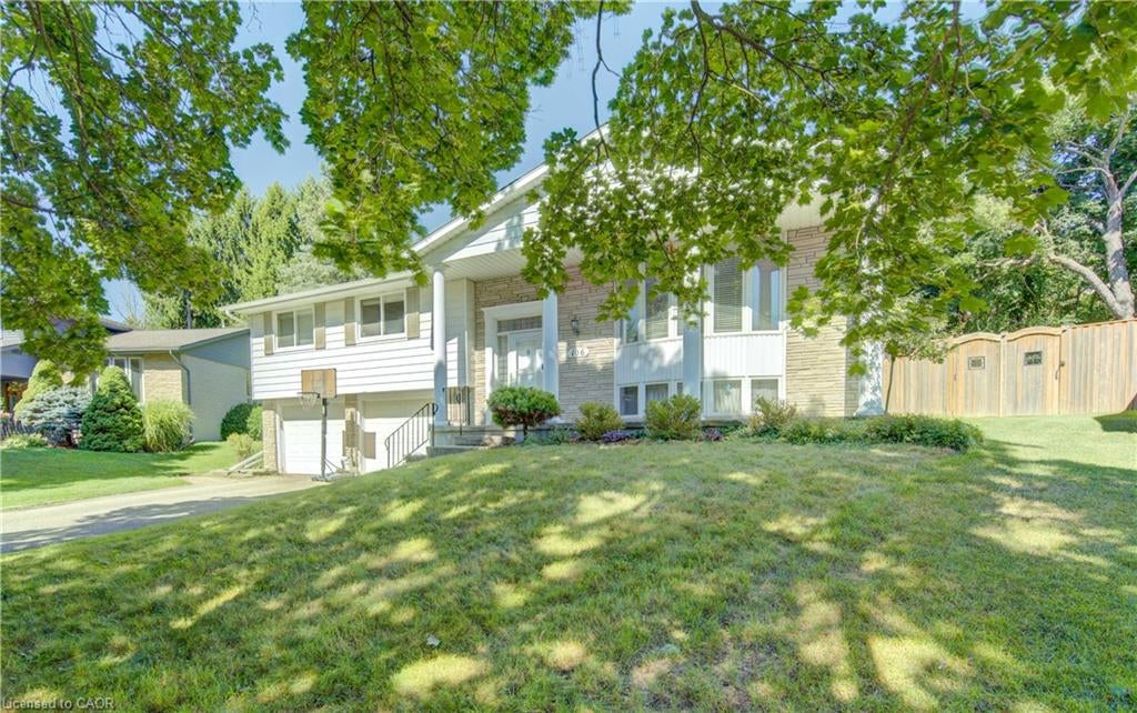 106 Autumn Hill Crescent