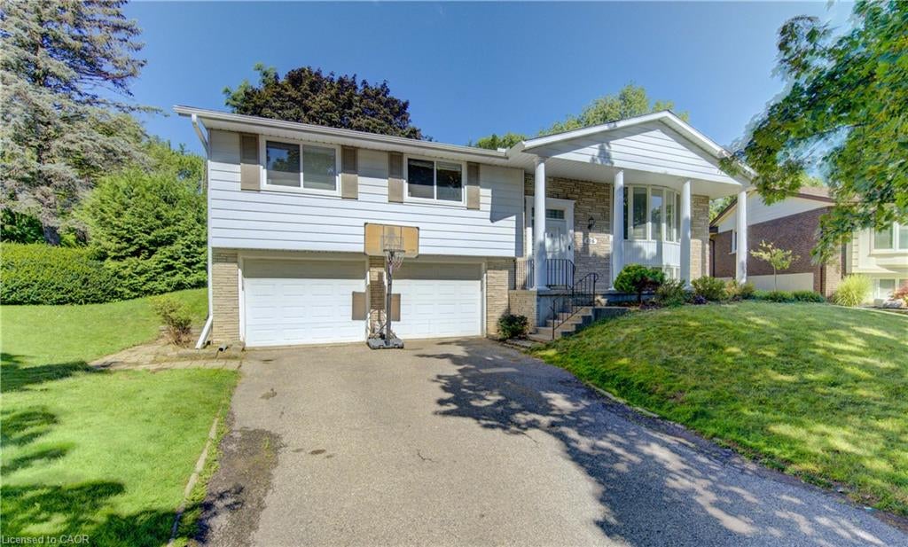 106 Autumn Hill Crescent