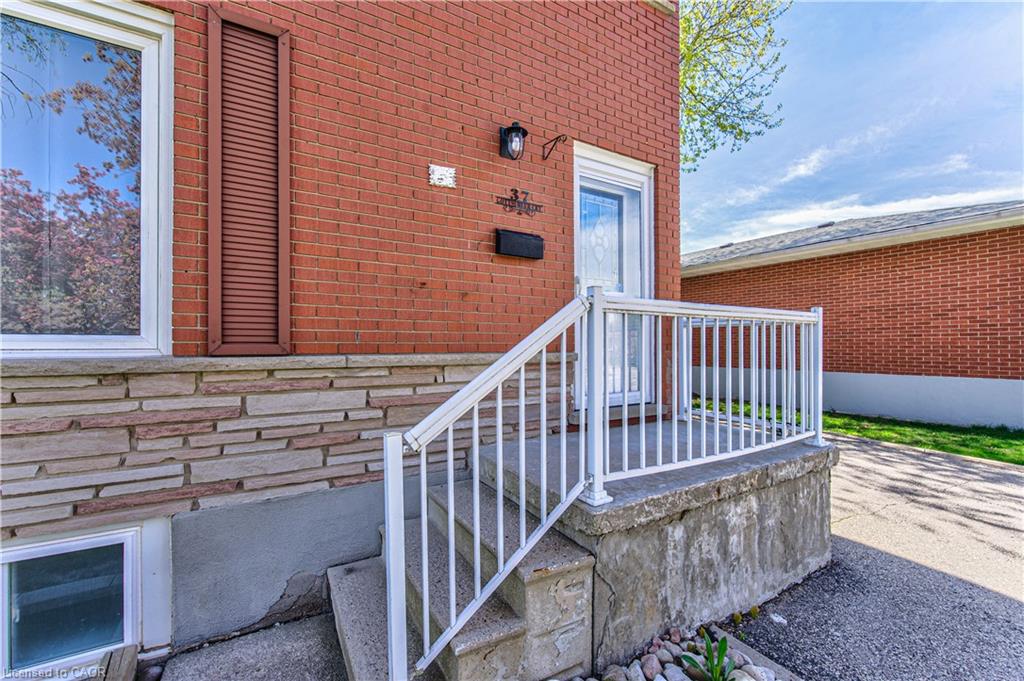 37 Gottscheer Court