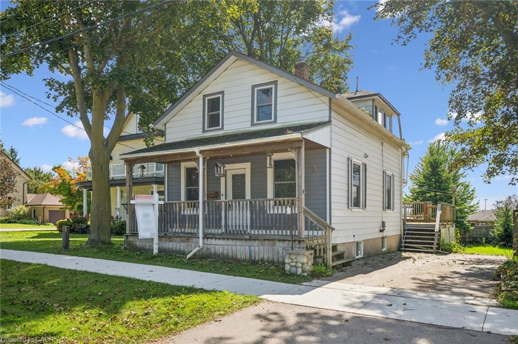 1126 Queen's Bush Road