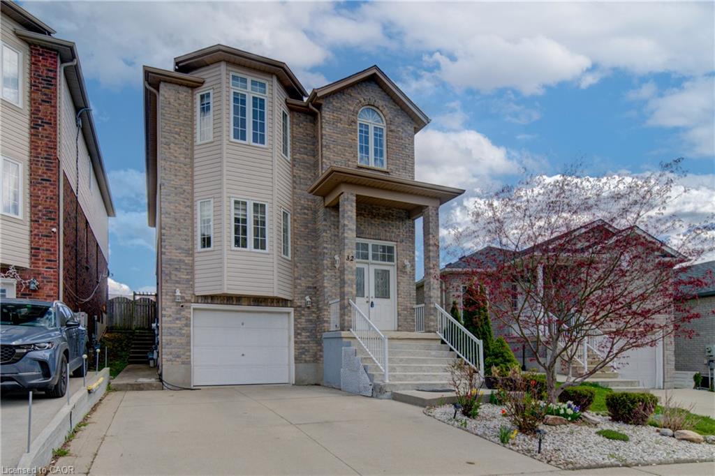 32 Lena Crescent