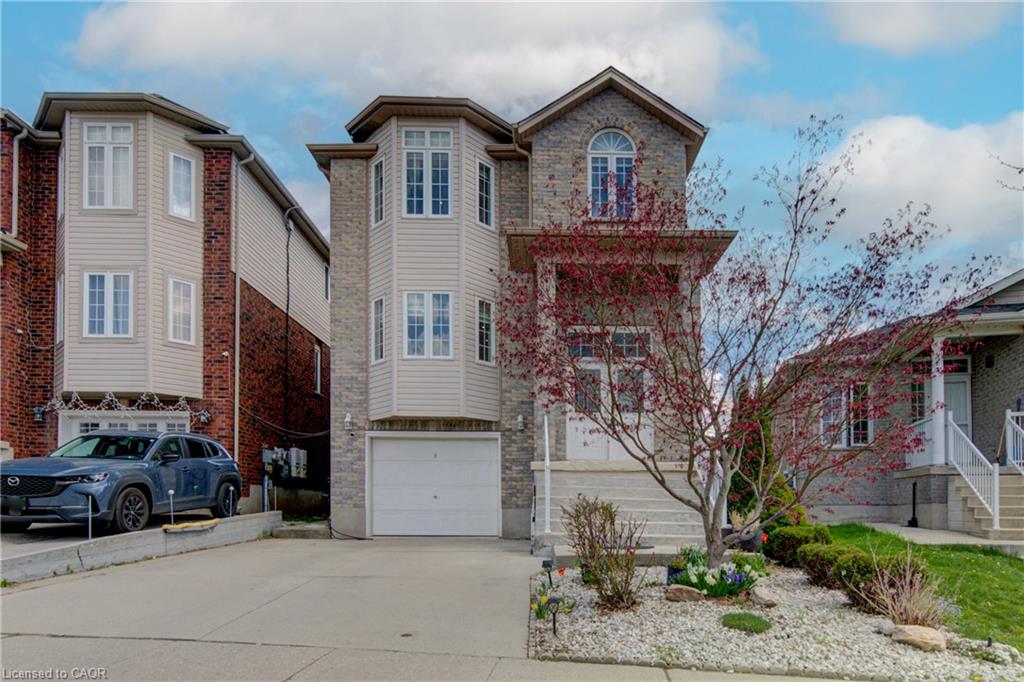 32 Lena Crescent
