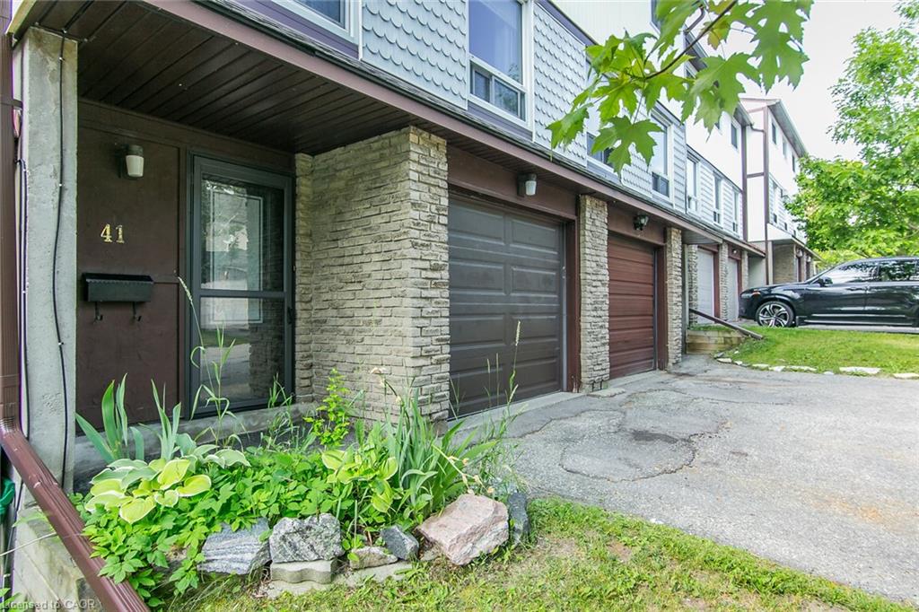 80 Old Country Drive 41