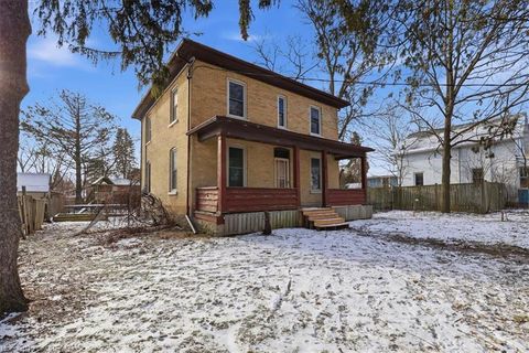 298 Queen Street W Cambridge ON N3C 1G7