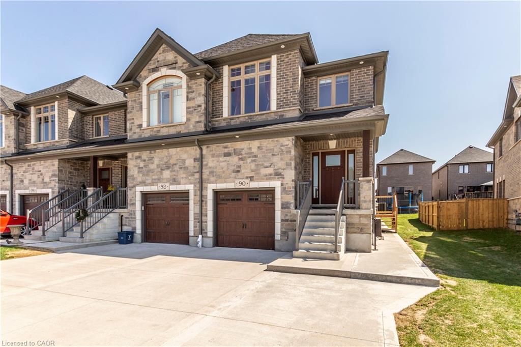 90 Hollybrook Trail
