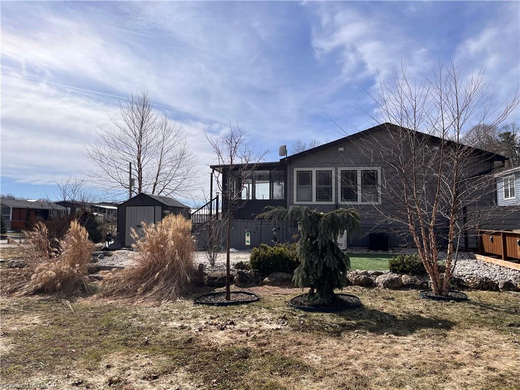 4449 Milburough Line 2 Cedar Street