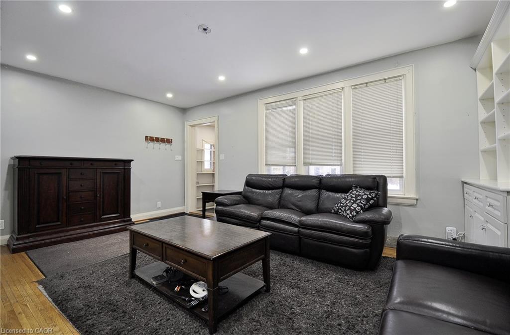 121 Chalmers Street N