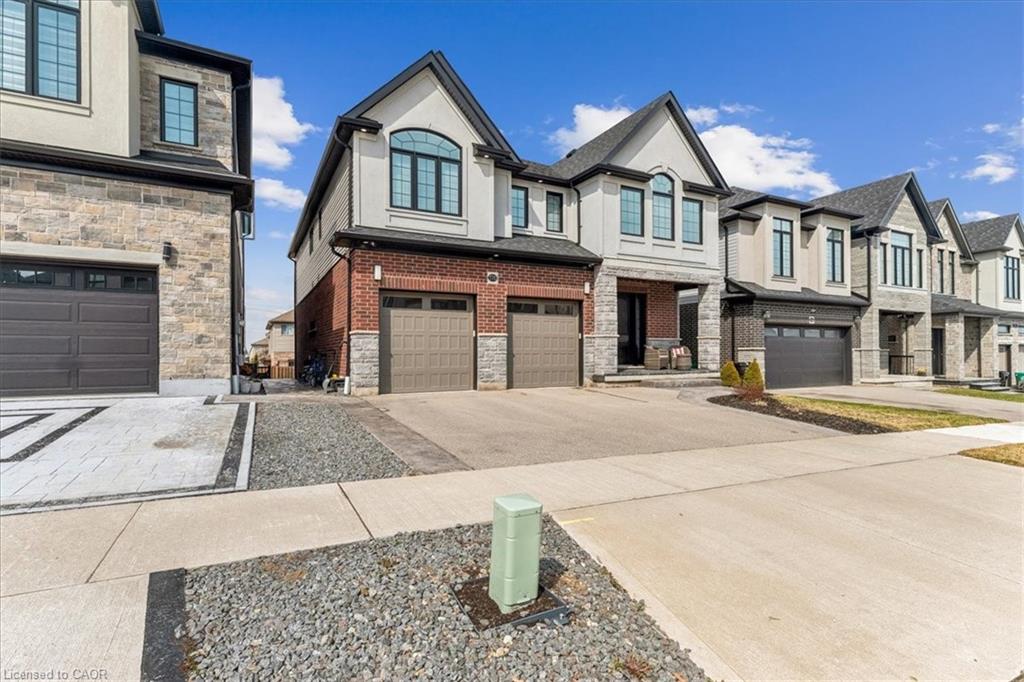 570 Bridgemill Crescent