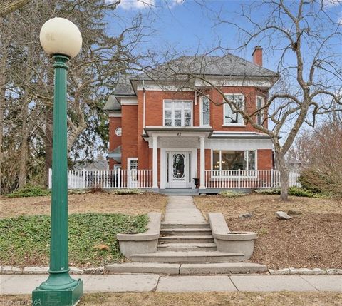 42 Lansdowne Road N Cambridge ON N1S 2S9