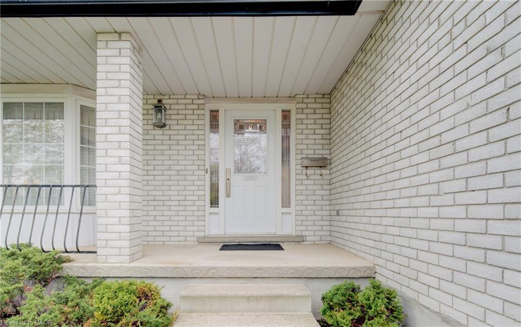 112 West Acres Crescent
