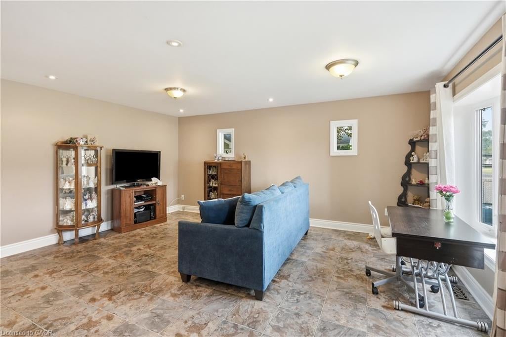 1294 8th Concession Road W 22