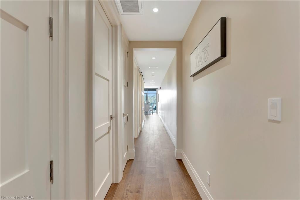7 Grand River Street N 203