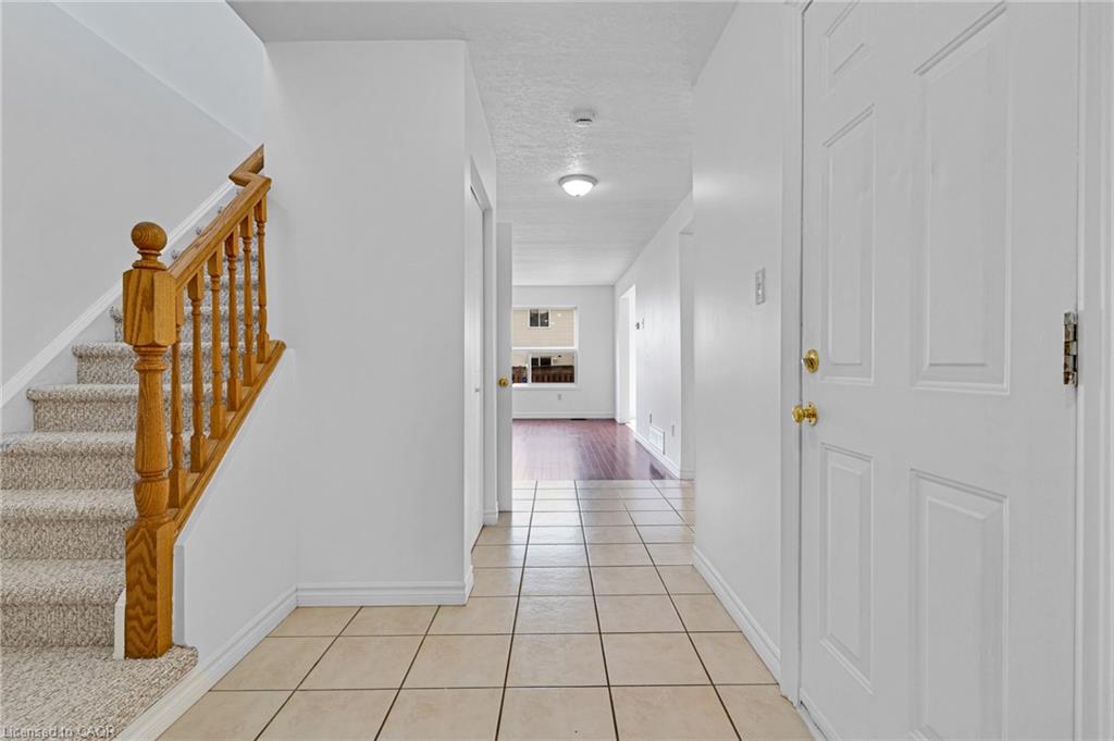 359 Highbrook Crescent