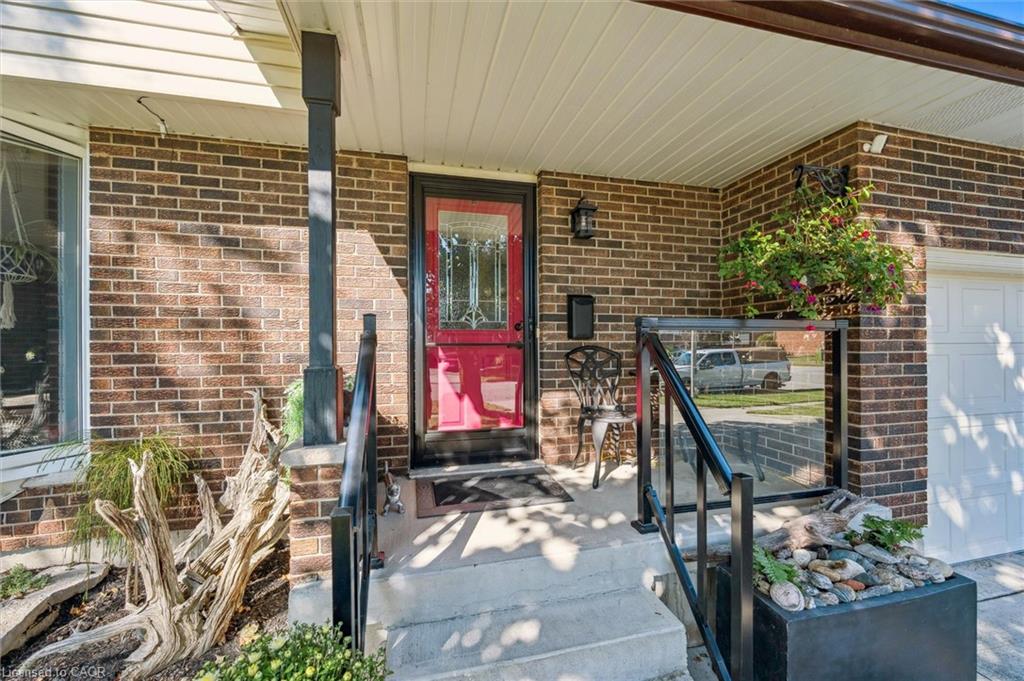 12 Westbury Crescent