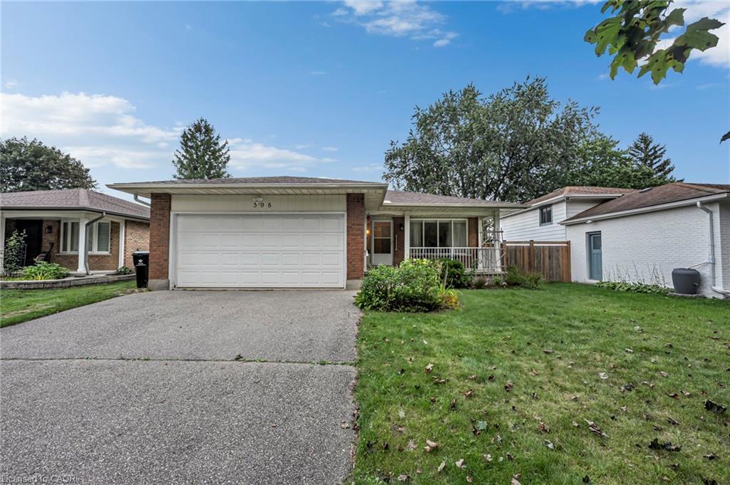 598 Black Oak Crescent