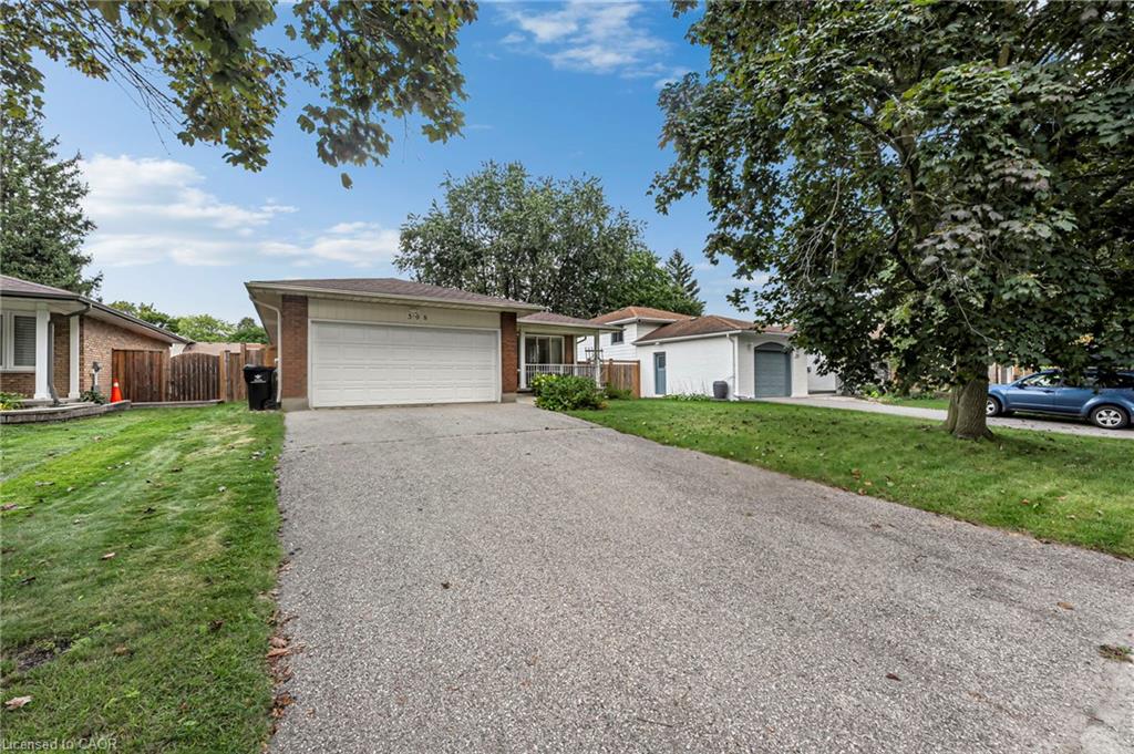 598 Black Oak Crescent