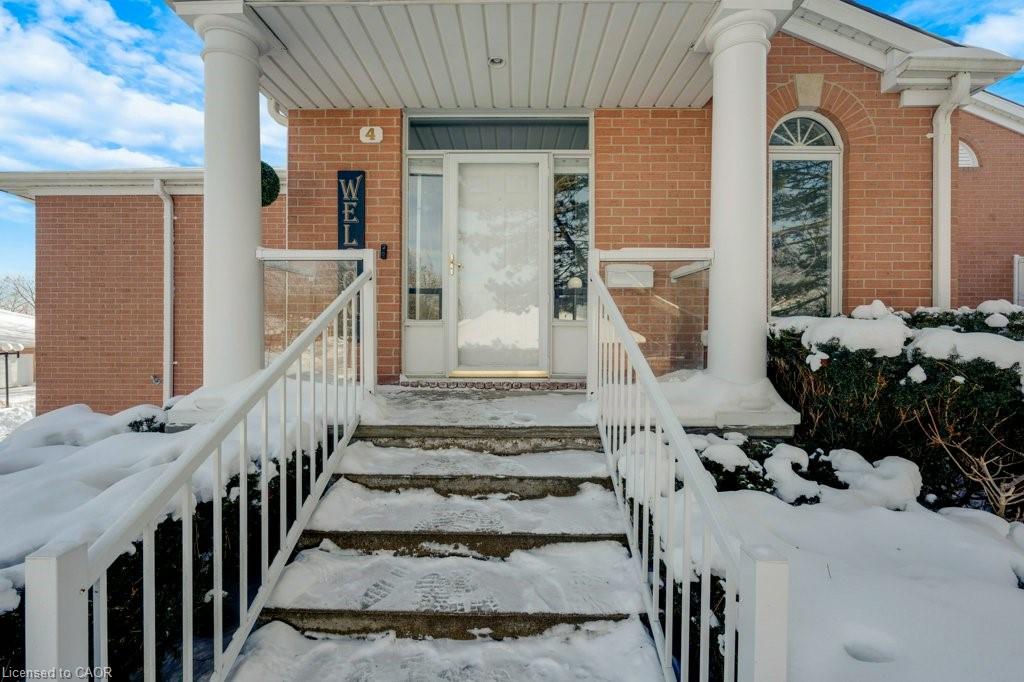 341 George Street N 4