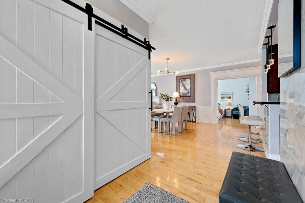 341 George Street N 4